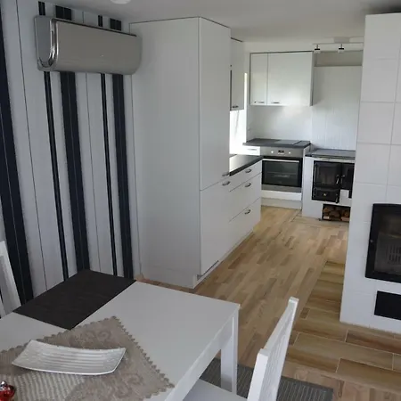 Semesterbostad Luha Private House